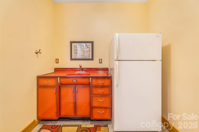 446 Amanda Drive, Mars Hill, NC 28754