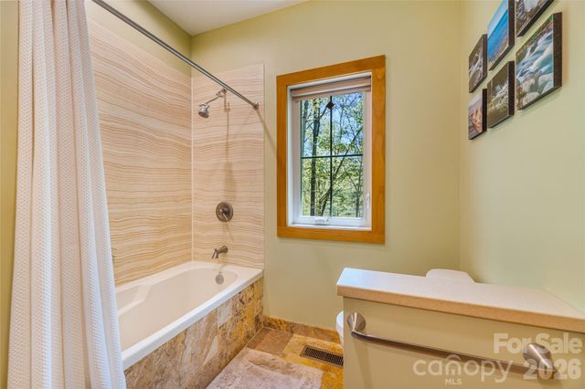 446 Amanda Drive, Mars Hill, NC 28754