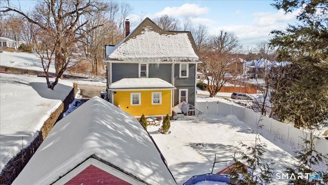 25 Seward Street, Putnam, CT 06260