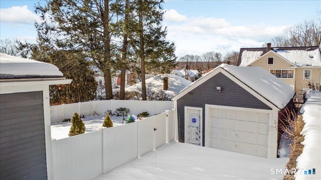 25 Seward Street, Putnam, CT 06260