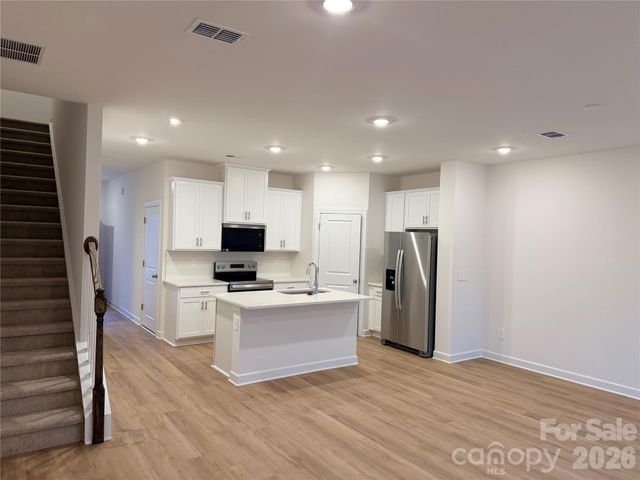 8112 Hidden Springs Trail, Charlotte, NC 28216