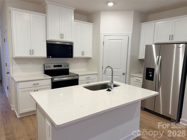 8112 Hidden Springs Trail, Charlotte, NC 28216