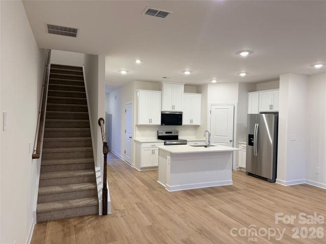 8112 Hidden Springs Trail, Charlotte, NC 28216