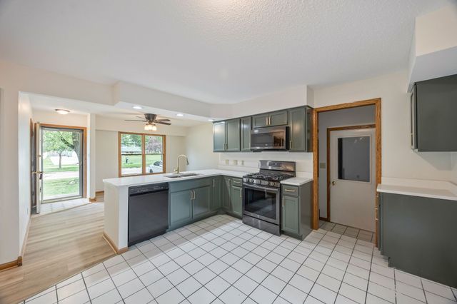1214 Cherry Parkway, Norwalk, IA 50211