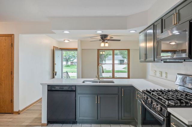 1214 Cherry Parkway, Norwalk, IA 50211