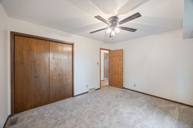 1214 Cherry Parkway, Norwalk, IA 50211