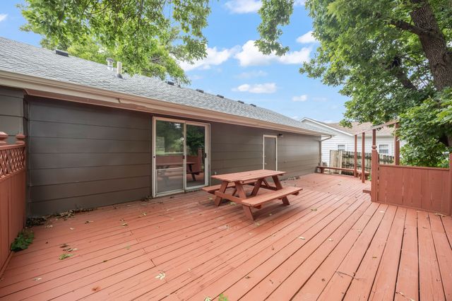 1214 Cherry Parkway, Norwalk, IA 50211