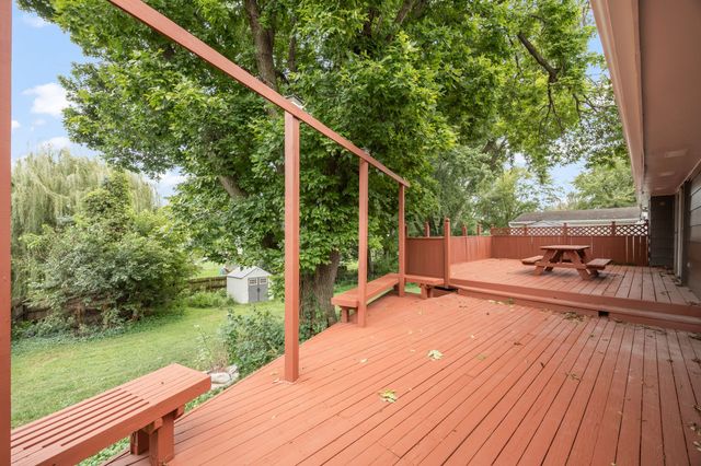 1214 Cherry Parkway, Norwalk, IA 50211