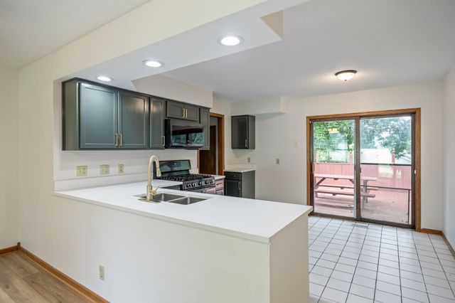 1214 Cherry Parkway, Norwalk, IA 50211
