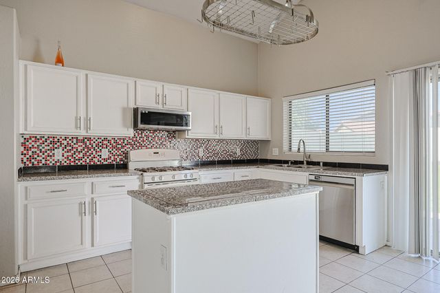 12694 W MULBERRY Drive, Avondale, AZ 85392