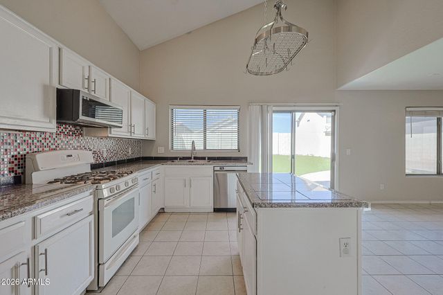 12694 W MULBERRY Drive, Avondale, AZ 85392