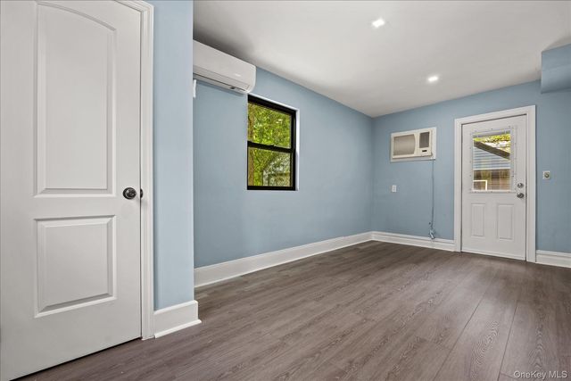 11 Brook Lane, Great Neck, NY 11023