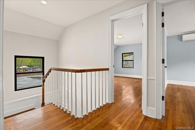 11 Brook Lane, Great Neck, NY 11023
