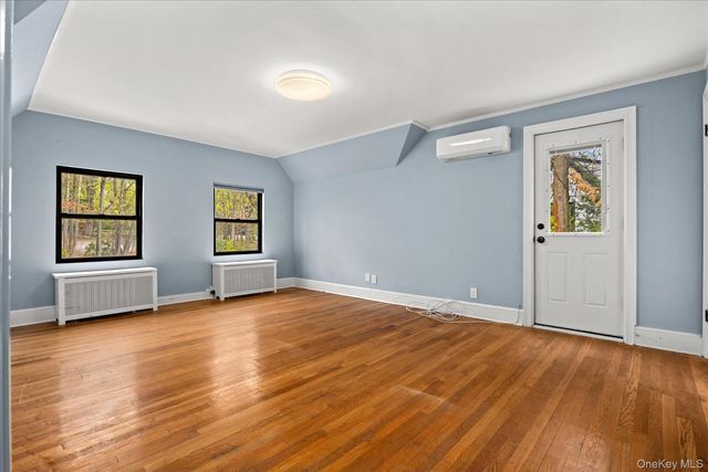 11 Brook Lane, Great Neck, NY 11023