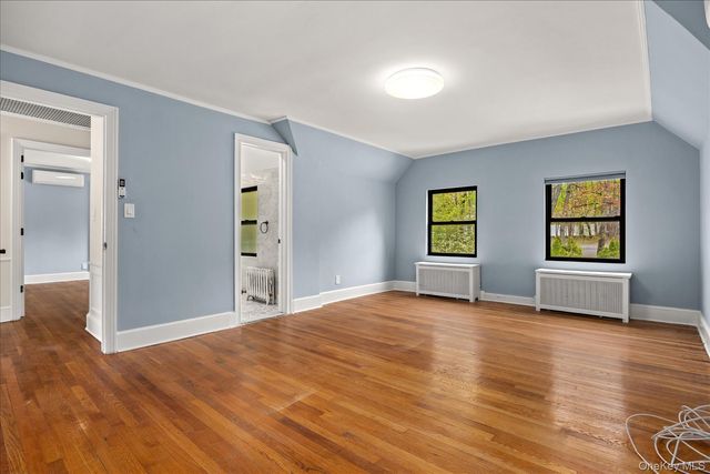 11 Brook Lane, Great Neck, NY 11023