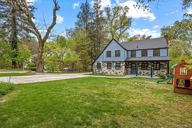11 Brook Lane, Great Neck, NY 11023