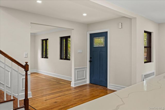 11 Brook Lane, Great Neck, NY 11023