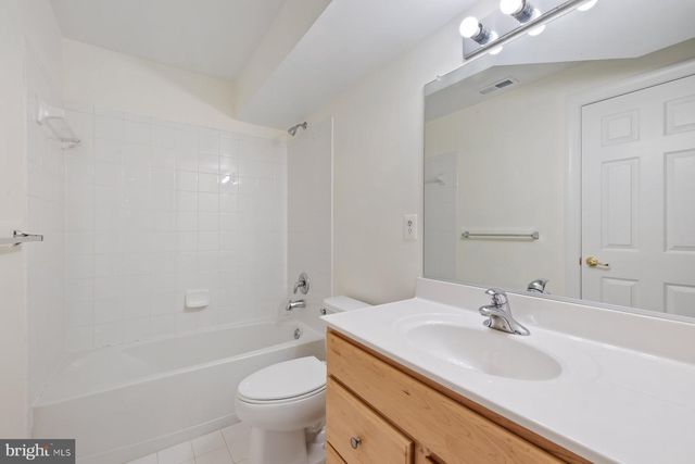 308 E WAINSCOT DR, New Market, MD 21774