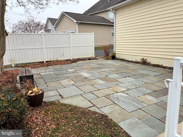 308 E WAINSCOT DR, New Market, MD 21774