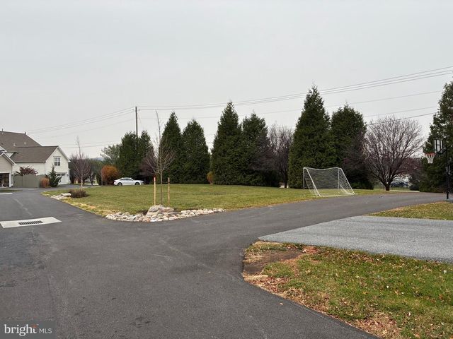 308 E WAINSCOT DR, New Market, MD 21774