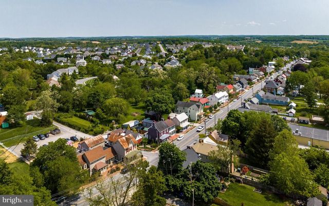 308 E WAINSCOT DR, New Market, MD 21774