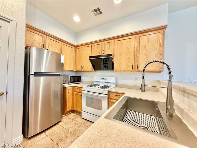 9797 Hanover Grove Avenue, Las Vegas, NV 89148