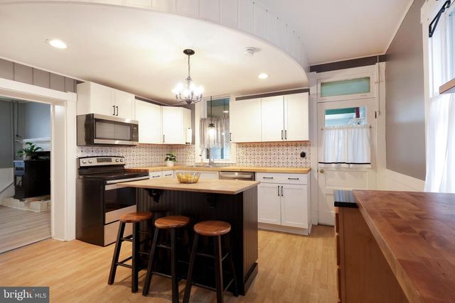 117 E MAIN ST, Rebersburg, PA 16872