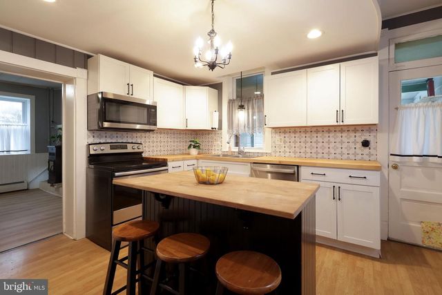 117 E MAIN ST, Rebersburg, PA 16872