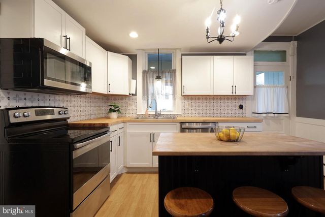 117 E MAIN ST, Rebersburg, PA 16872