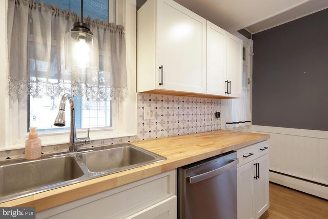 117 E MAIN ST, Rebersburg, PA 16872