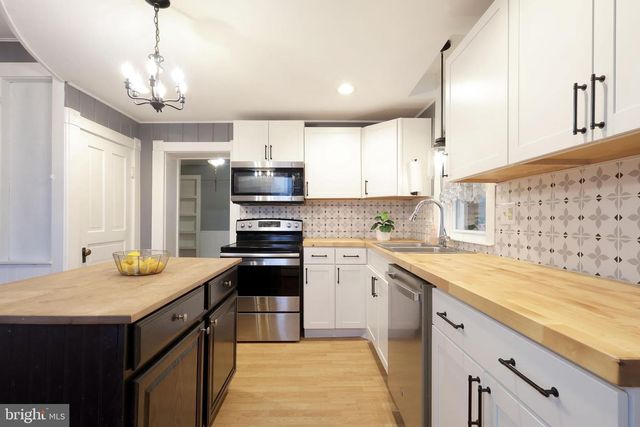 117 E MAIN ST, Rebersburg, PA 16872