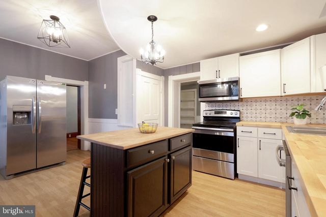 117 E MAIN ST, Rebersburg, PA 16872