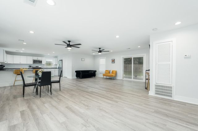 308 Forest Circle, Summerville, SC 29483