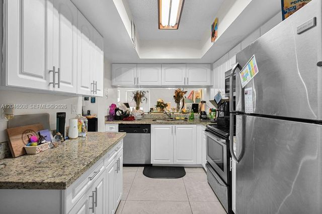 7887 NW 7th Ct, Plantation, FL 33324