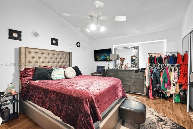 7887 NW 7th Ct, Plantation, FL 33324