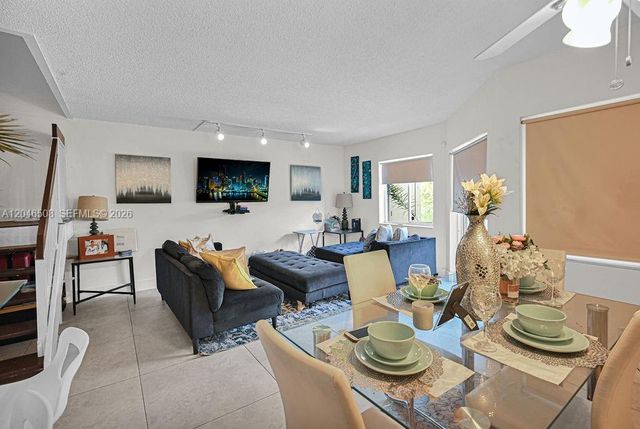 7887 NW 7th Ct, Plantation, FL 33324