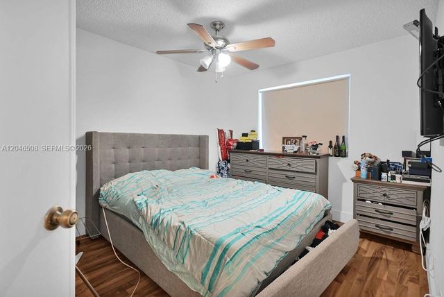 7887 NW 7th Ct, Plantation, FL 33324