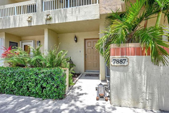 7887 NW 7th Ct, Plantation, FL 33324