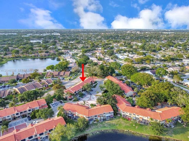 7887 NW 7th Ct, Plantation, FL 33324