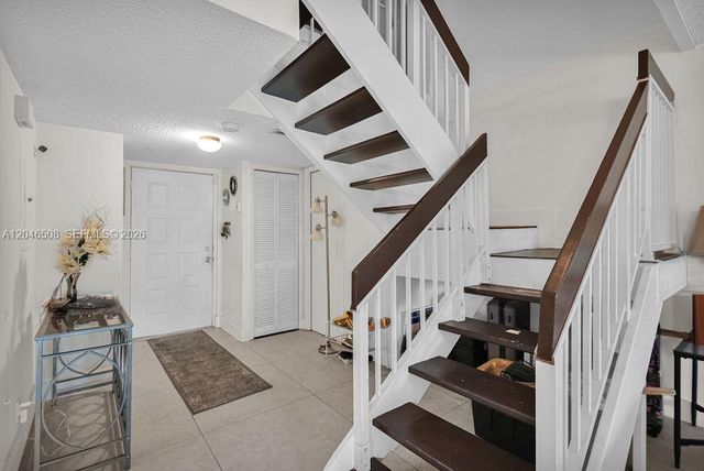 7887 NW 7th Ct, Plantation, FL 33324