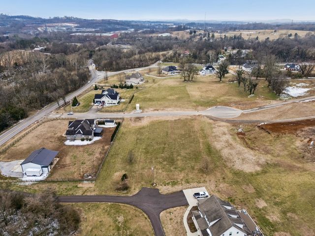102 Heirloom Ln, Columbia, TN 38401