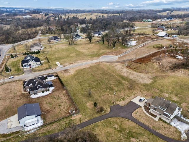 102 Heirloom Ln, Columbia, TN 38401