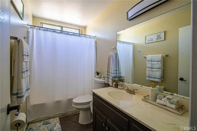 7469 Madera Avenue, Hesperia, CA 92345