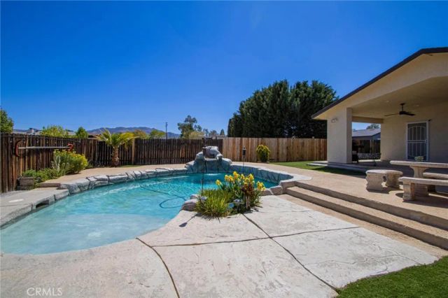 7469 Madera Avenue, Hesperia, CA 92345