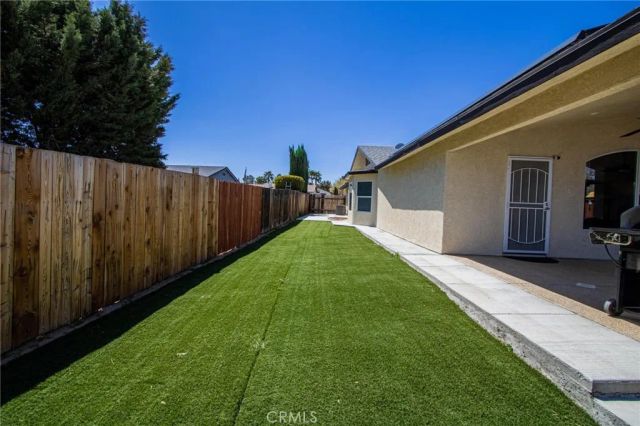 7469 Madera Avenue, Hesperia, CA 92345