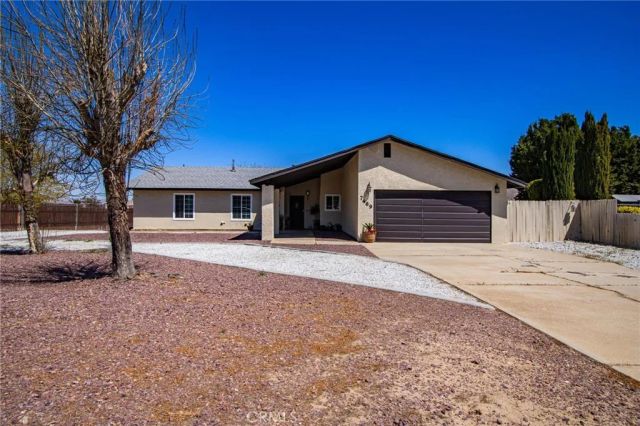 7469 Madera Avenue, Hesperia, CA 92345