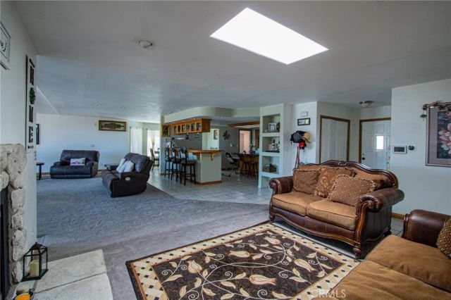 7469 Madera Avenue, Hesperia, CA 92345