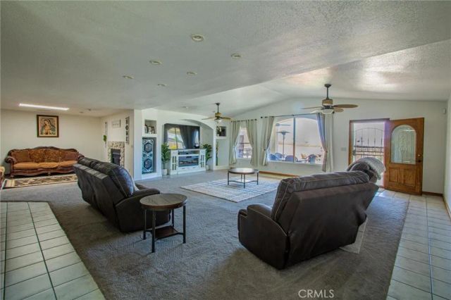 7469 Madera Avenue, Hesperia, CA 92345