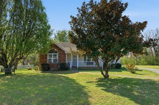 2006 Hunt Ct, E, Pleasant View, TN 37146