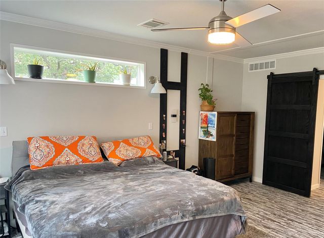 1093 County Road 205 RD, Giddings, TX 78942